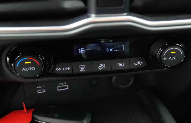NISSAN_NISSAN_JUKE_2653361_13.jpg