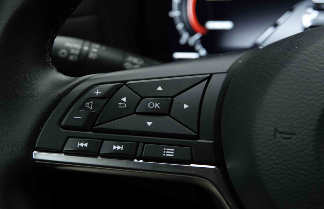NISSAN_NISSAN_JUKE_2653361_17.jpg
