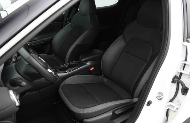 NISSAN_NISSAN_JUKE_2653361_6.jpg