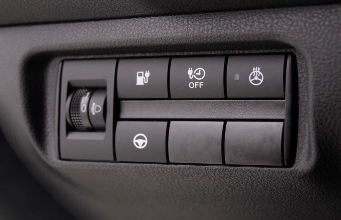 NISSAN_NISSAN_LEAF_2654704_40.jpg NISSAN_NISSAN_LEAF_2654704_40.jpg