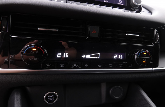 NISSAN_NISSAN_QASHQAI_2445591_12.jpg
