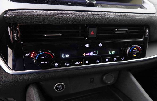 NISSAN_NISSAN_QASHQAI_2547539_12.jpg