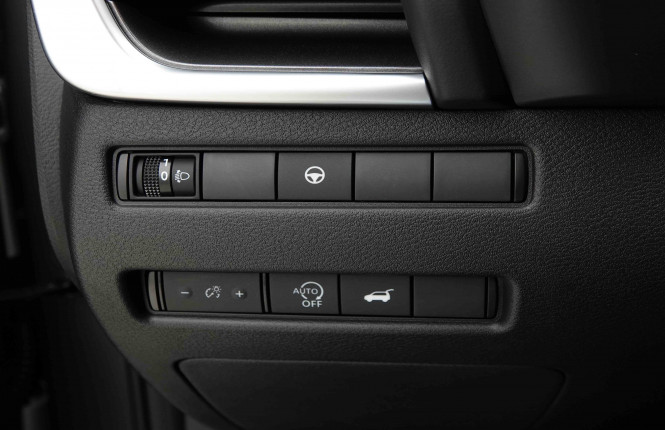 NISSAN_NISSAN_XTRAIL_2653462_20.jpg