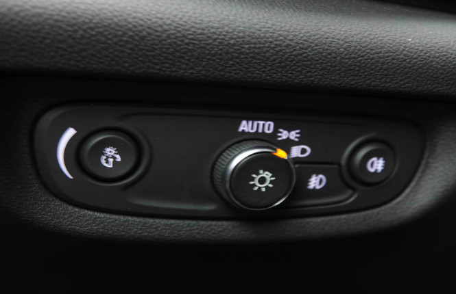 OPEL_OPEL_INSIGNIA_2549439_10.jpg