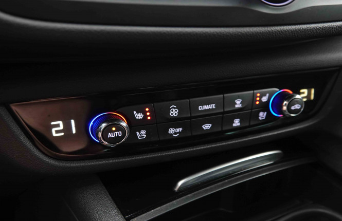 OPEL_OPEL_INSIGNIA_2549439_16.jpg