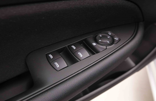 OPEL_OPEL_INSIGNIA_2550876_18.jpg OPEL_OPEL_INSIGNIA_2550876_18.jpg