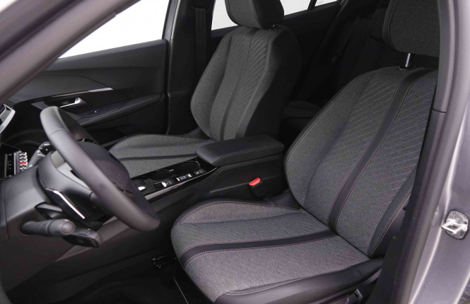 PEUGEOT_PEUGEOT_2008_2548134_6.jpg
