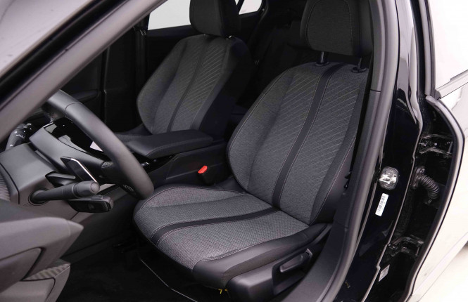 PEUGEOT_PEUGEOT_2008_2548142_6.jpg
