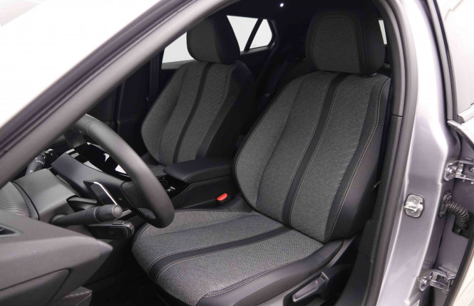 PEUGEOT_PEUGEOT_2008_2548155_6.jpg