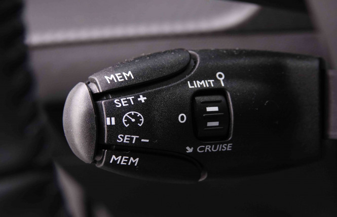 PEUGEOT_PEUGEOT_2008_2548860_17.jpg