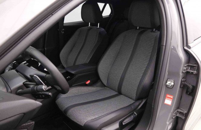 PEUGEOT_PEUGEOT_2008_2548862_6.jpg
