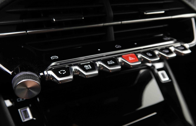 PEUGEOT_PEUGEOT_2008_2549905_15.jpg