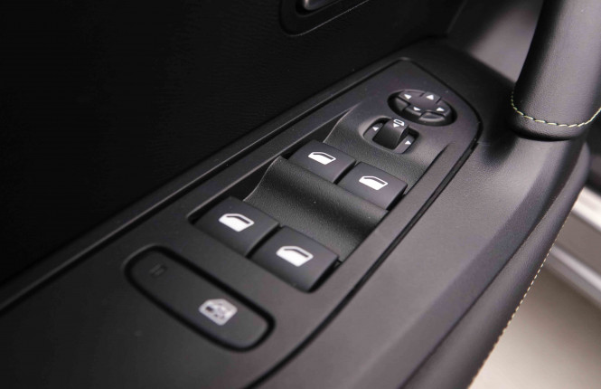 PEUGEOT_PEUGEOT_2008_2550103_22.jpg
