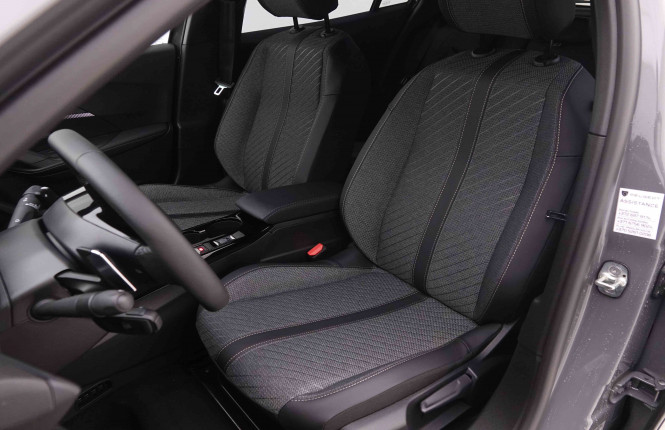PEUGEOT_PEUGEOT_2008_2550539_6.jpg
