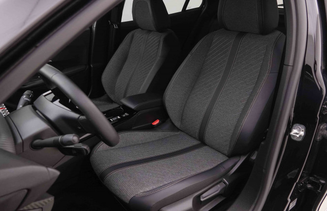 PEUGEOT_PEUGEOT_2008_2550547_6.jpg