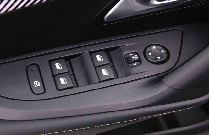 PEUGEOT_PEUGEOT_2008_2550553_18.jpg PEUGEOT_PEUGEOT_2008_2550553_18.jpg