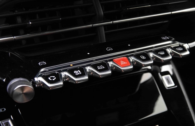 PEUGEOT_PEUGEOT_2008_2550704_13.jpg PEUGEOT_PEUGEOT_2008_2550704_13.jpg