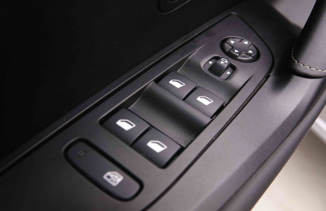 PEUGEOT_PEUGEOT_2008_2550705_21.jpg
