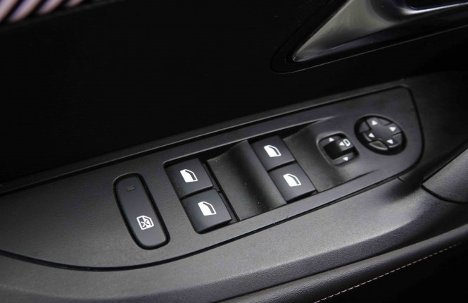 PEUGEOT_PEUGEOT_2008_2551282_17.jpg PEUGEOT_PEUGEOT_2008_2551282_17.jpg