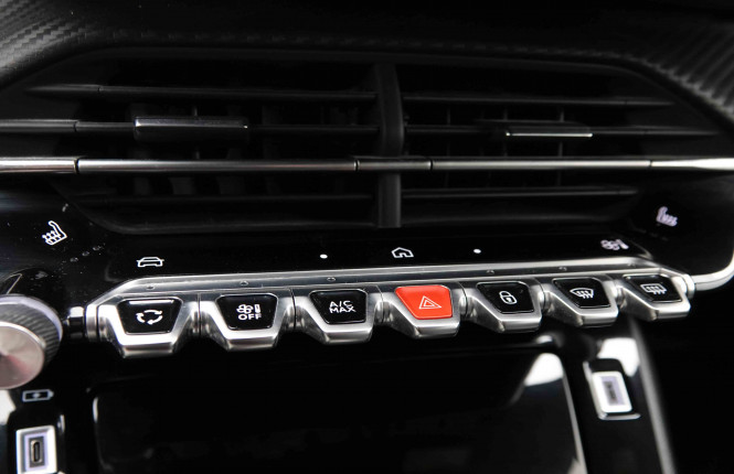 PEUGEOT_PEUGEOT_2008_2551286_14.jpg