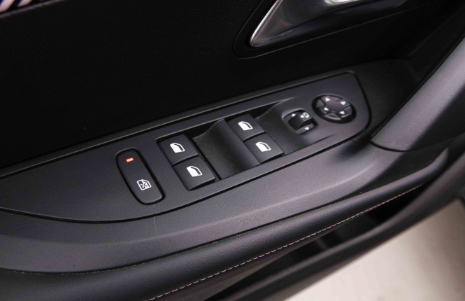 PEUGEOT_PEUGEOT_2008_2551297_17.jpg PEUGEOT_PEUGEOT_2008_2551297_17.jpg