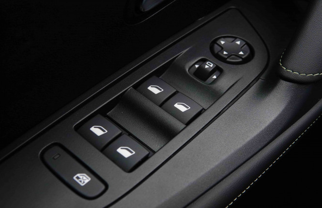 PEUGEOT_PEUGEOT_2008_2551420_19.jpg PEUGEOT_PEUGEOT_2008_2551420_19.jpg