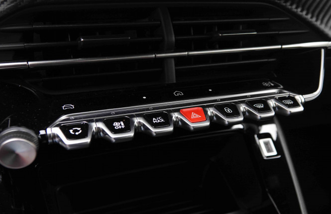 PEUGEOT_PEUGEOT_2008_2551425_13.jpg PEUGEOT_PEUGEOT_2008_2551425_13.jpg