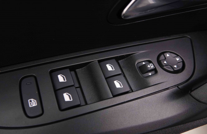 PEUGEOT_PEUGEOT_2008_2551425_18.jpg PEUGEOT_PEUGEOT_2008_2551425_18.jpg