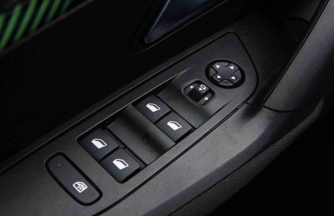 PEUGEOT_PEUGEOT_2008_2551426_20.jpg PEUGEOT_PEUGEOT_2008_2551426_20.jpg