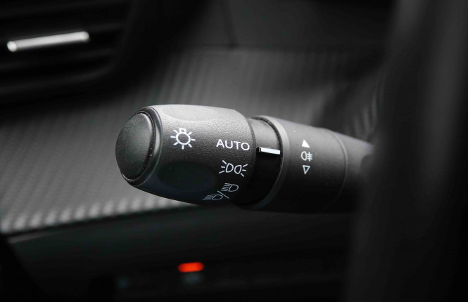 PEUGEOT_PEUGEOT_2008_2551680_15.jpg PEUGEOT_PEUGEOT_2008_2551680_15.jpg