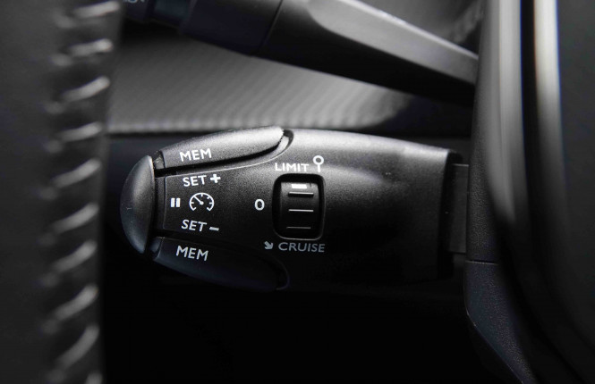 PEUGEOT_PEUGEOT_2008_2551680_17.jpg PEUGEOT_PEUGEOT_2008_2551680_17.jpg