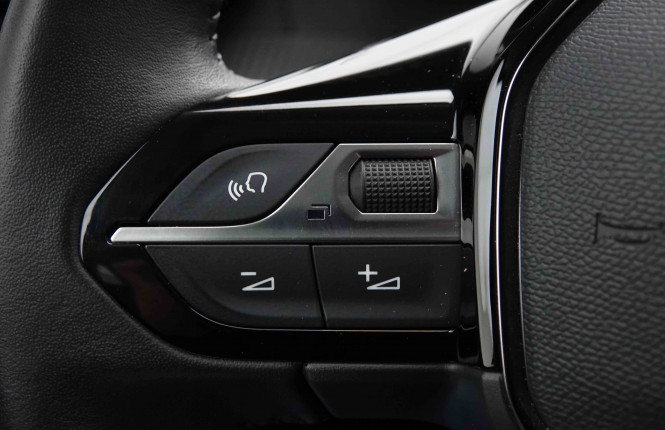 PEUGEOT_PEUGEOT_2008_2551680_18.jpg PEUGEOT_PEUGEOT_2008_2551680_18.jpg