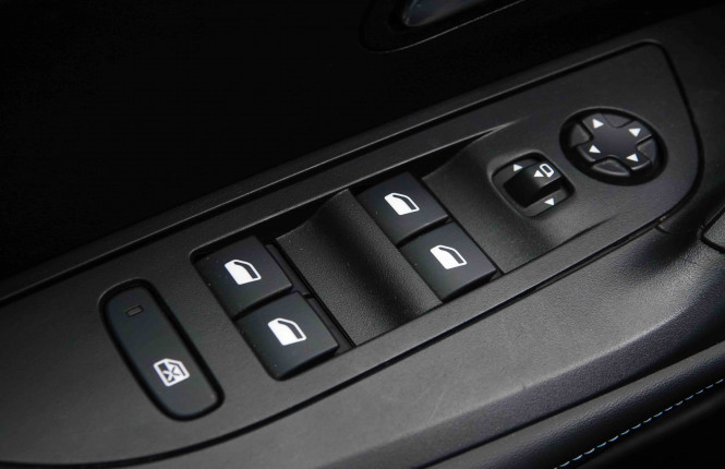 PEUGEOT_PEUGEOT_2008_2551680_20.jpg PEUGEOT_PEUGEOT_2008_2551680_20.jpg