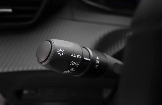PEUGEOT_PEUGEOT_2008_2651904_16.jpg