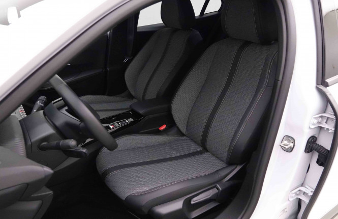 PEUGEOT_PEUGEOT_2008_2651904_6.jpg