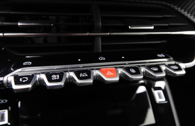 PEUGEOT_PEUGEOT_2008_2651905_14.jpg