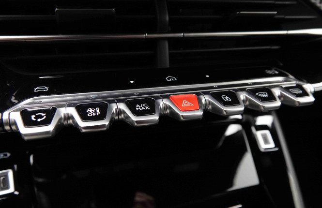 PEUGEOT_PEUGEOT_2008_2652070_14.jpg