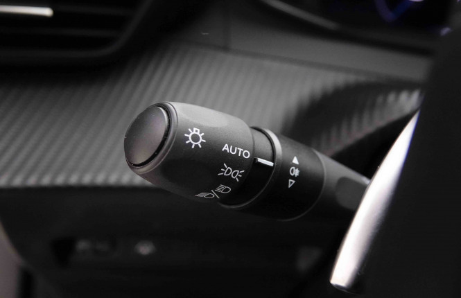 PEUGEOT_PEUGEOT_2008_2652078_16.jpg