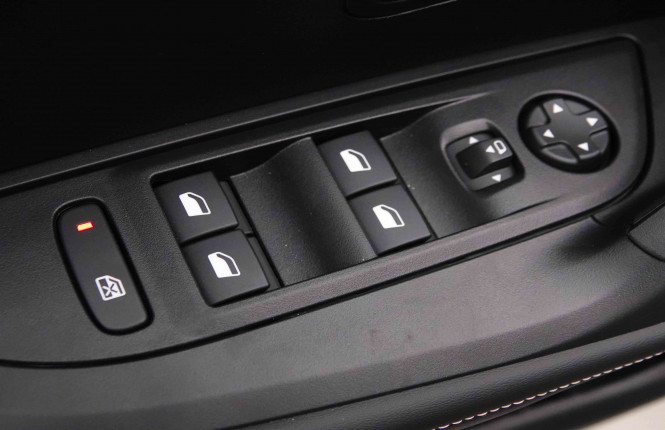 PEUGEOT_PEUGEOT_2008_2652078_21.jpg