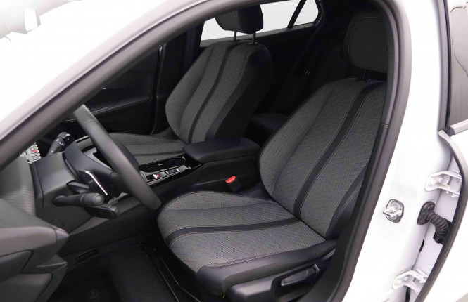PEUGEOT_PEUGEOT_2008_2652238_60.jpg