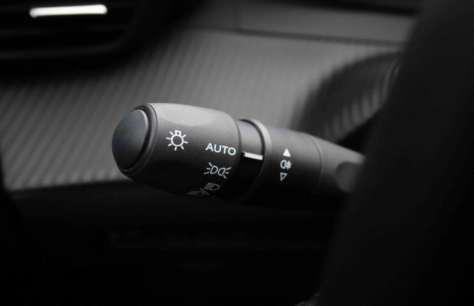 PEUGEOT_PEUGEOT_2008_2652462_38.jpg