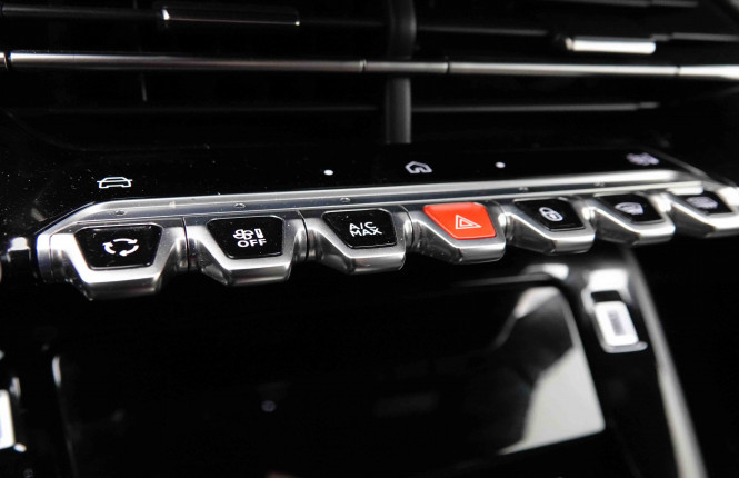 PEUGEOT_PEUGEOT_2008_2652747_14.jpg