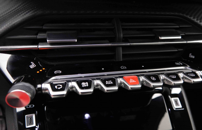 PEUGEOT_PEUGEOT_2008_2652822_90.jpg