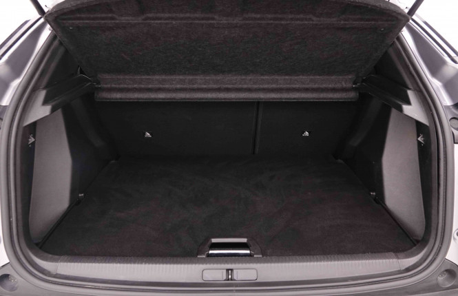 PEUGEOT_PEUGEOT_2008_2652826_84.jpg