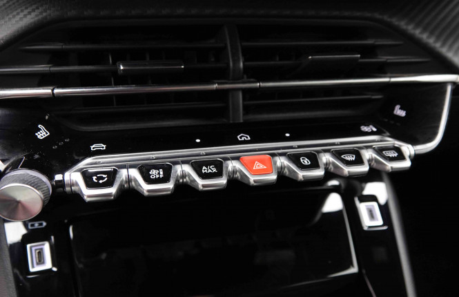 PEUGEOT_PEUGEOT_2008_2652828_91.jpg