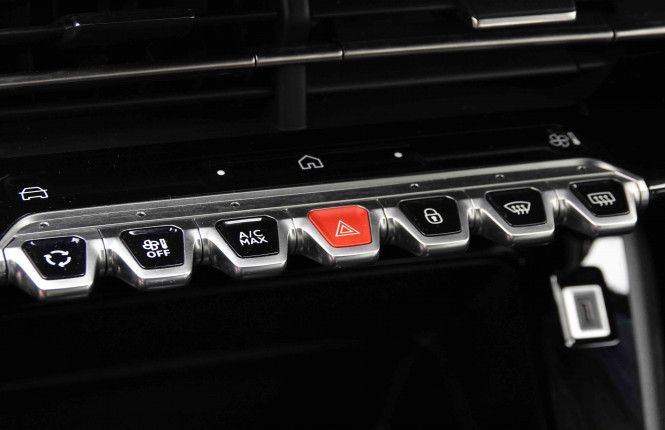 PEUGEOT_PEUGEOT_2008_2653084_13.jpg