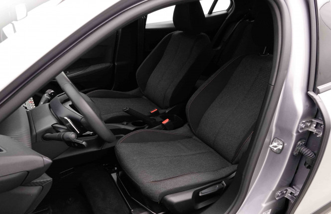 PEUGEOT_PEUGEOT_2008_2653086_6.jpg
