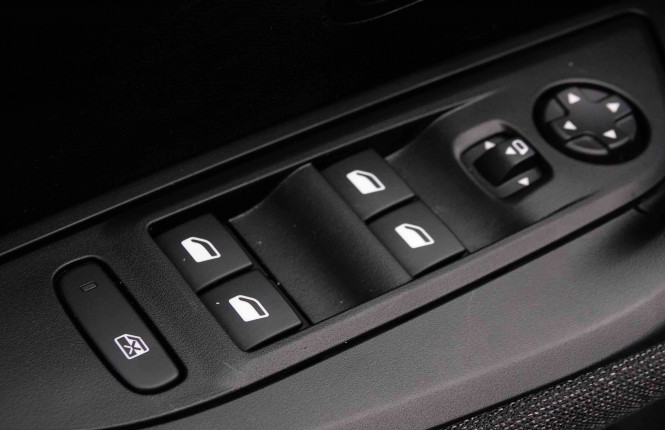 PEUGEOT_PEUGEOT_2008_2653089_20.jpg