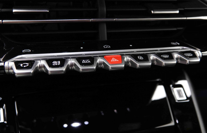 PEUGEOT_PEUGEOT_2008_2653216_14.jpg