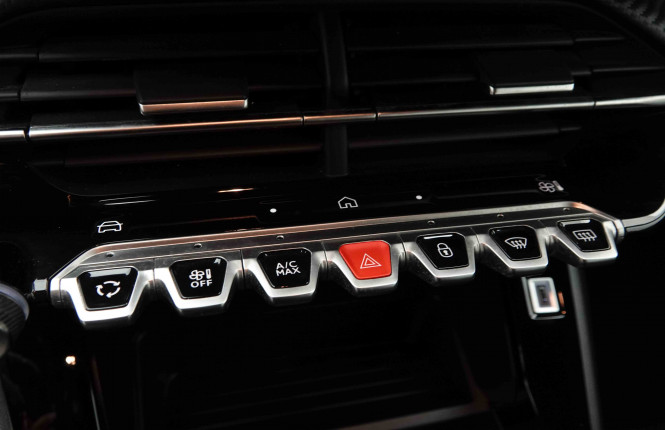 PEUGEOT_PEUGEOT_2008_2653276_12.jpg